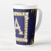 Tasse Latte Monogramme doré initial A avec paillettes bleues (Angle droit)
