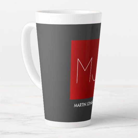 Tasse Latte Monogramme Elegant Red Grey Ajouter Nom Initiales (Angle gauche)