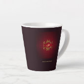 Tasse Latte Monogramme Elegant Rouge Damask Modèle classique (Angle droit)