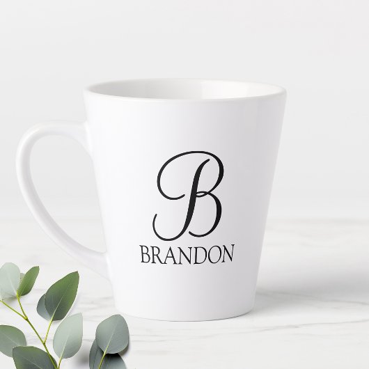 Tasse Latte Monogramme et nom de script personnalisé classique
