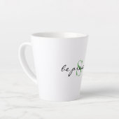 Tasse Latte Monogramme Initial, Script élégant être présent, (Angle gauche)