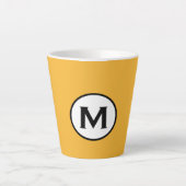 Tasse Latte Monogramme jaune moutarde moderne (Devant)