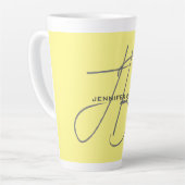 Tasse Latte Monogramme Lettres initiales clair jaune moderne (Angle gauche)
