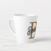 Tasse Latte Monogramme moderne élégant Nom Black Gold Script (Angle gauche)