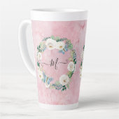 Tasse Latte Monogramme Moderne Floral Papillon Aquarelle rose (Angle gauche)