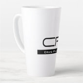 Tasse Latte Monogramme noir blanc Nom Plaque moderne Simple (Angle gauche)