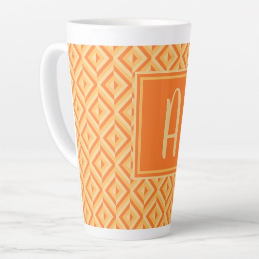 Tasse Latte Monogramme Orange Motif diamant à trois tons (Angle gauche)