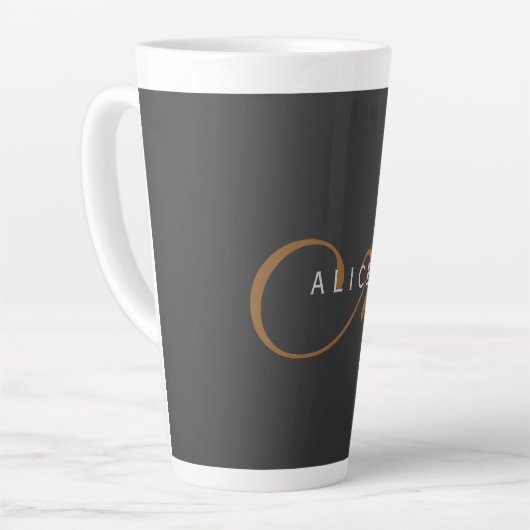 Tasse Latte Monogramme plat tendance Nom initial (Angle gauche)