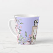Tasse Latte Monogramme Purple Parfum Bouteille Floral Plutôt C (Angle gauche)