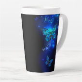 Tasse Latte Morpho Butterfly in the Dark Background (Angle droit)