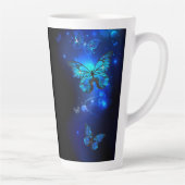 Tasse Latte Morpho Butterfly in the Dark Background (Droite)