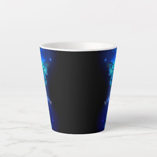 Tasse Latte Morpho Butterfly in the Dark Background (Devant)