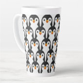 Tasse Latte Motif de pingouin noir et blanc moderne (Angle gauche)