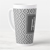 Tasse Latte Motif diamant à trois tons gris monogramme (Angle gauche)