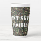 Tasse Latte Motif du camouflage vert militaire (Devant)