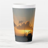 Tasse Latte Navires et Sunset Tropical Seascape (Devant)