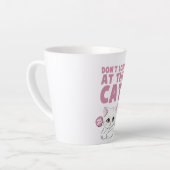 Tasse Latte Ne regardez pas le chat - Drôle chat blanc (Angle gauche)