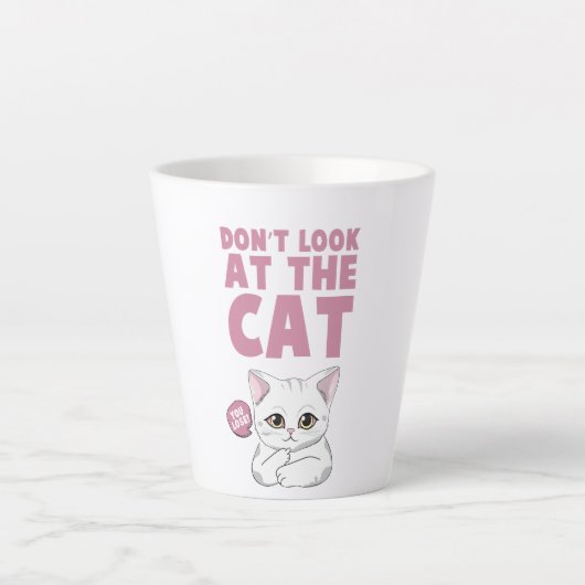 Tasse Latte Ne regardez pas le chat - Drôle chat blanc (Devant)