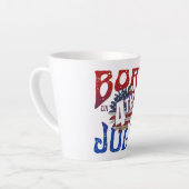 TASSE LATTE NÉ SUR LE 4 JUILLET (Angle gauche)