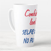 Tasse Latte Niveau de confiance : Selfie sans filtre (Angle gauche)