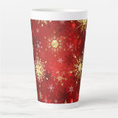 Tasse Latte Noël Golden Snowflakes sur Arrière - plan rouge (Devant)