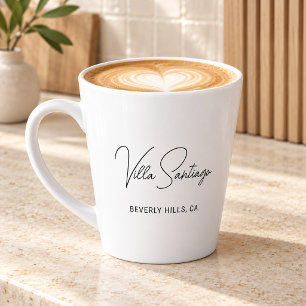 Tasse Latte Nom de résidence Chic Script Home Latte