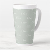 Tasse Latte Nom de script blanc personnalisé Sage Green (Angle droit)