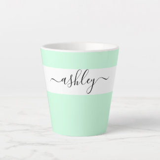 Tasse Latte Nom élégant dans la typographie de script Mint Gre