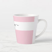 Tasse Latte Nom Élégant en Typographie Script Rose (Droite)