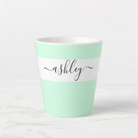 Nom élégant en typographie script vert menthe