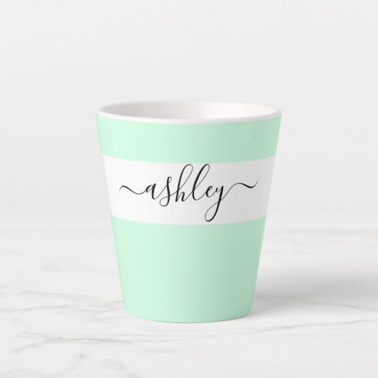 Tasse Latte Nom élégant en typographie script vert menthe (Devant)