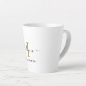 Tasse Latte Nom en écriture cursive Monogramme Élégant Gris Or (Angle droit)
