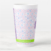 Tasse Latte Nom floral et monogramme personnalisés (Devant)