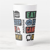 Tasse Latte Nom personnalisé Camping (Devant)