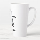 Tasse Latte Nom personnalisé Cute Peeking Penguin (Droite)