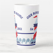 Tasse Latte Notre maison de plage, phare (Devant)