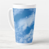 Tasse Latte Nuages dans le ciel Simple, Elégant Bleu et Blanc (Angle gauche)