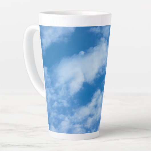 Tasse Latte Nuages dans le ciel Simple, Elégant Bleu et Blanc (Angle gauche)