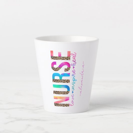 Tasse Latte "Nurse - Love, Inspire, Heal" en couleur arc-en-ci (Devant)