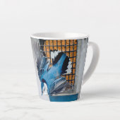 Tasse Latte Nuthatch à poitrine blanche en neige - Photo origi (Angle droit)