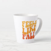 Tasse Latte On A L'Impression D'Une Chute (Angle droit)