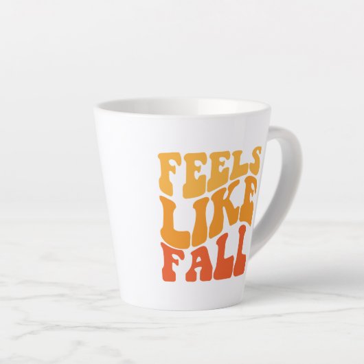 Tasse Latte On A L'Impression D'Une Chute (Angle droit)