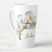 Tasse Latte Orchidées blanches Nom Modèle Élégant Cadeau Latte (Angle gauche)