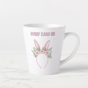 Tasse Latte Oreilles de lapin d'aquarelle avec fleurs