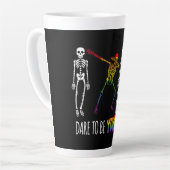 Tasse Latte Osez Être Vous Halloween Dabbing Skeleton Pop (Angle gauche)