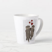 Tasse Latte Otters tenant les mains (Angle droit)