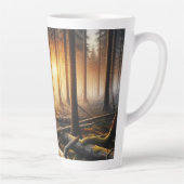 Tasse Latte Ours noir sur la scène forestière (Droite)