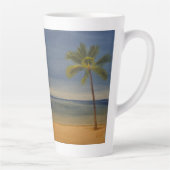 Tasse Latte Palmier solitaire sur la plage, par Gary Poling (Droite)