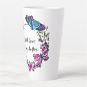 Tasse Latte Papillon et fleurs Guillemet ou nom personnalisé W (Devant)
