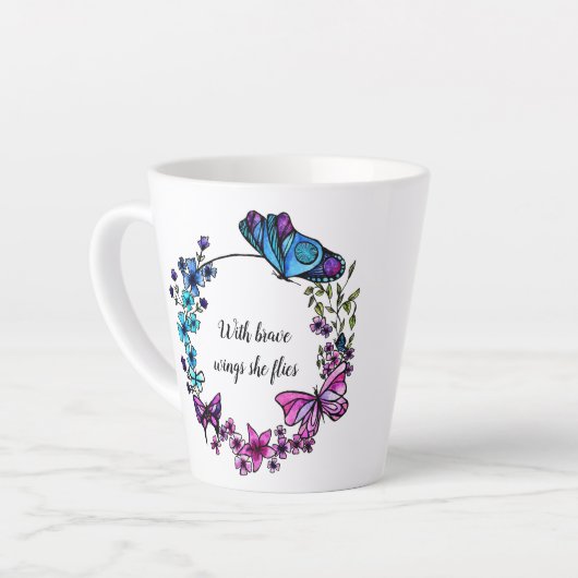 Tasse Latte Papillon et fleurs Guillemet ou nom personnalisé W (Angle gauche)